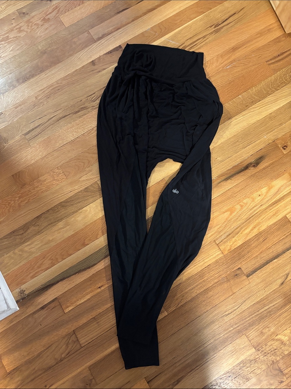 ALO Yoga Black pants, relaxed fit with Reflective Logo